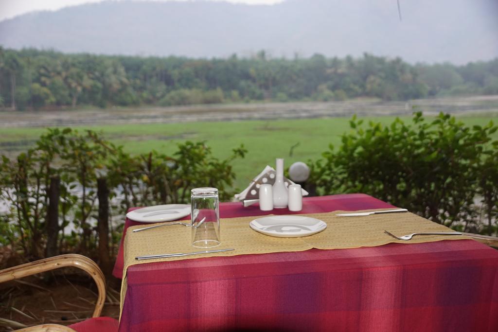 Отель Soma Birds Lagoon Kotamangalam Экстерьер фото